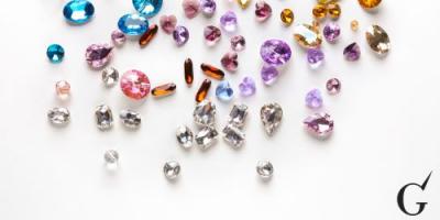 Vielfältige Edelsteine in Verlobungsringen: Eine Symphonie aus Farbe und Bedeutung