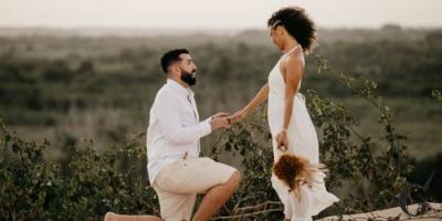 Engagement Rings and Proposals in American Culture